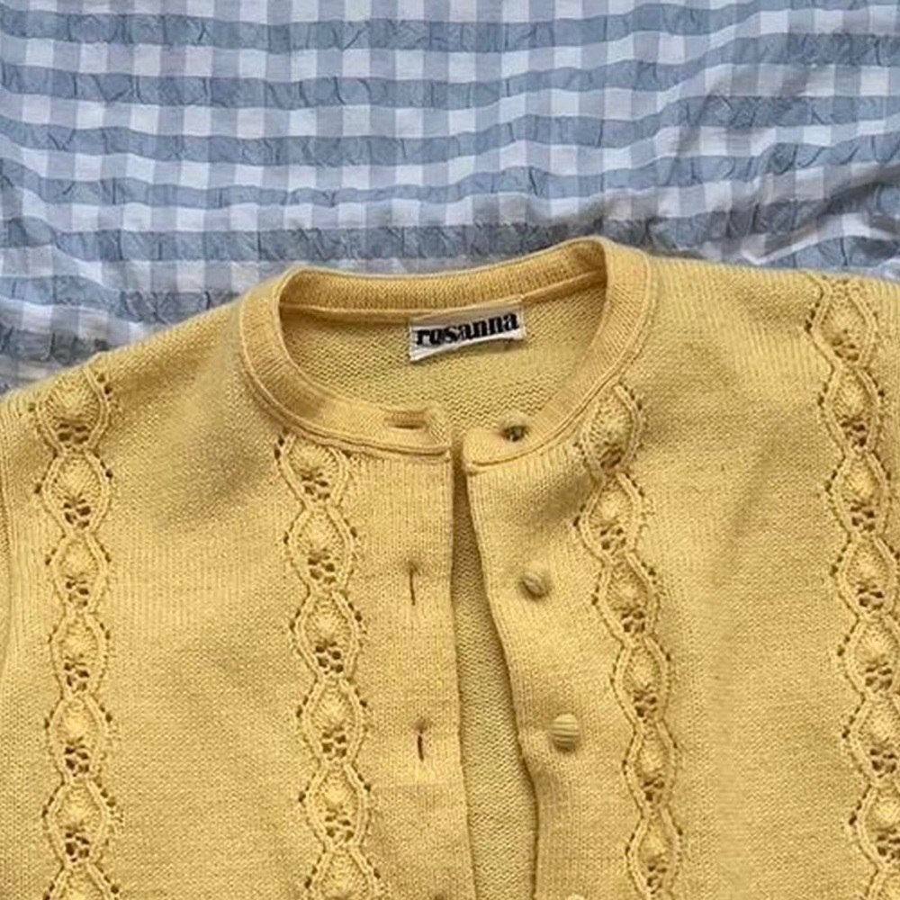 Yellow Spring Sweater - Picture 4 of 4